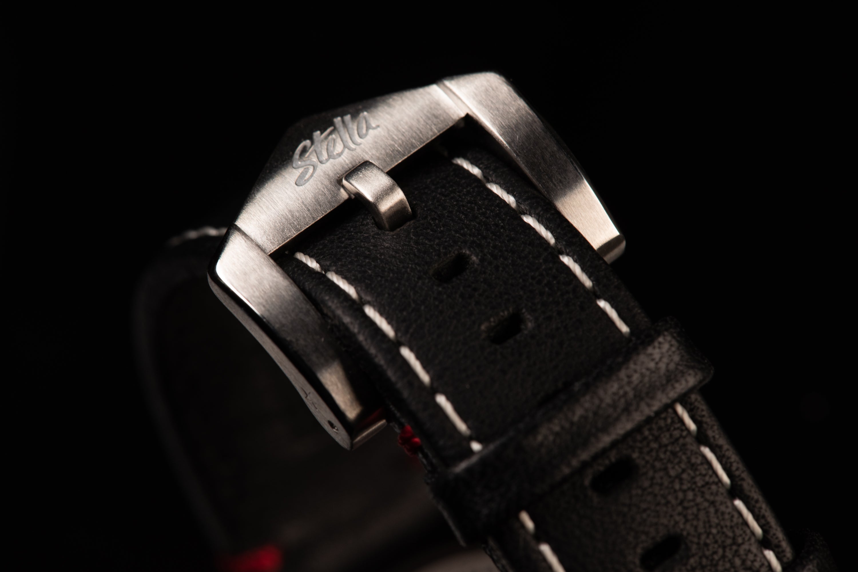 Black cowhide leather strap with cream stitch